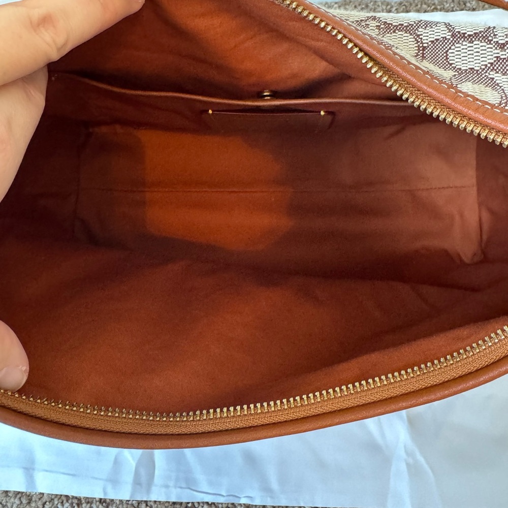 Coach Juliet Shoulder Bag 38 in Signature Jacquard - Picture 6 of 7